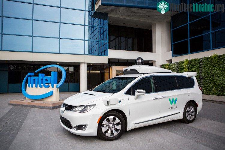 Xe tự lái của Waymo sẽ được thiết kế để vận hành "giống con người" hơn.