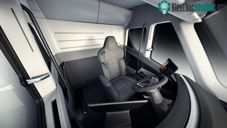 Buồng lái của xe tải Tesla.