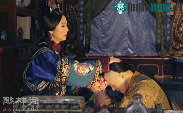 Từ Hy Thái hậu hết sức căm phẫn khi biết tin An Đức Hải bị hại chết. (Ảnh minh họa).