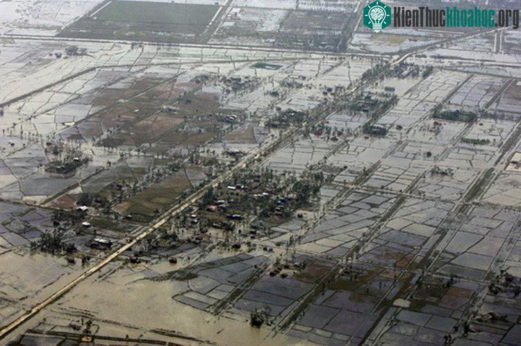 Bão Nargis gây thiệt hại nặng ở Myanmar năm 2008 - (Ảnh: AP).
