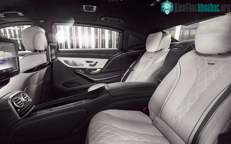 Nội thất đẳng cấp bên trong siêu xe Mercedes-Benz S600 Maybach Guard. (Ảnh: Mercedes).