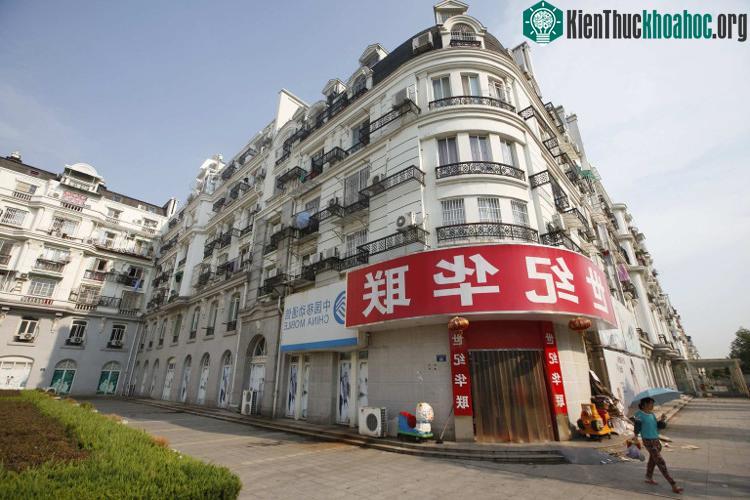 Báo chí Trung Quốc cho biết, khu đô thị này giờ đây đã dường như trở thành một “thành phố ma”.