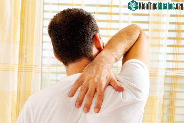 Nếu những tiếng động đi kèm với cảm giác đau, bạn nên đi khám.