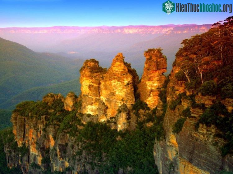 Three Sisters, Australia