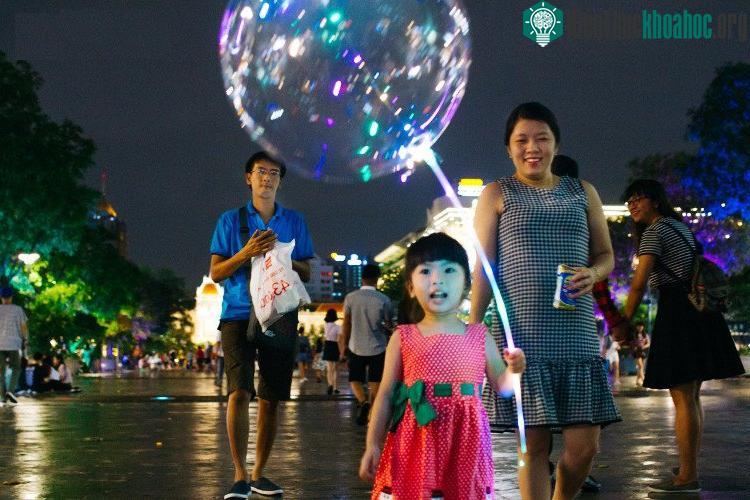 Món phụ kiện độc đáo này cũng được các em nhỏ rất thích thú.