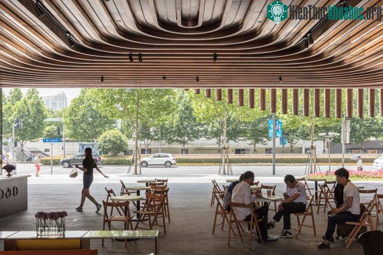 Khu tầng trệt có thể được sử dụng cho các buổi biểu diễn, ra mắt sản phẩm và sự kiện thương hiệu.