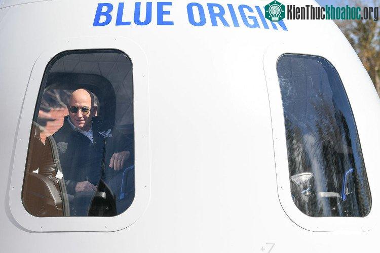 Jeff và giấc mơ Blue Orgin của mình.