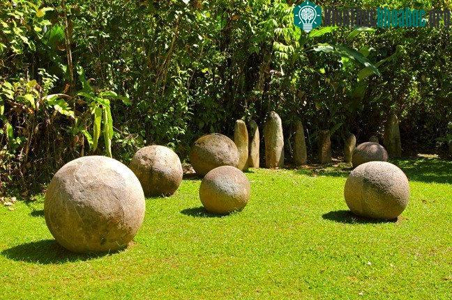 Người ta vẫn chưa biết khối đá này được tạo ra để làm gì?