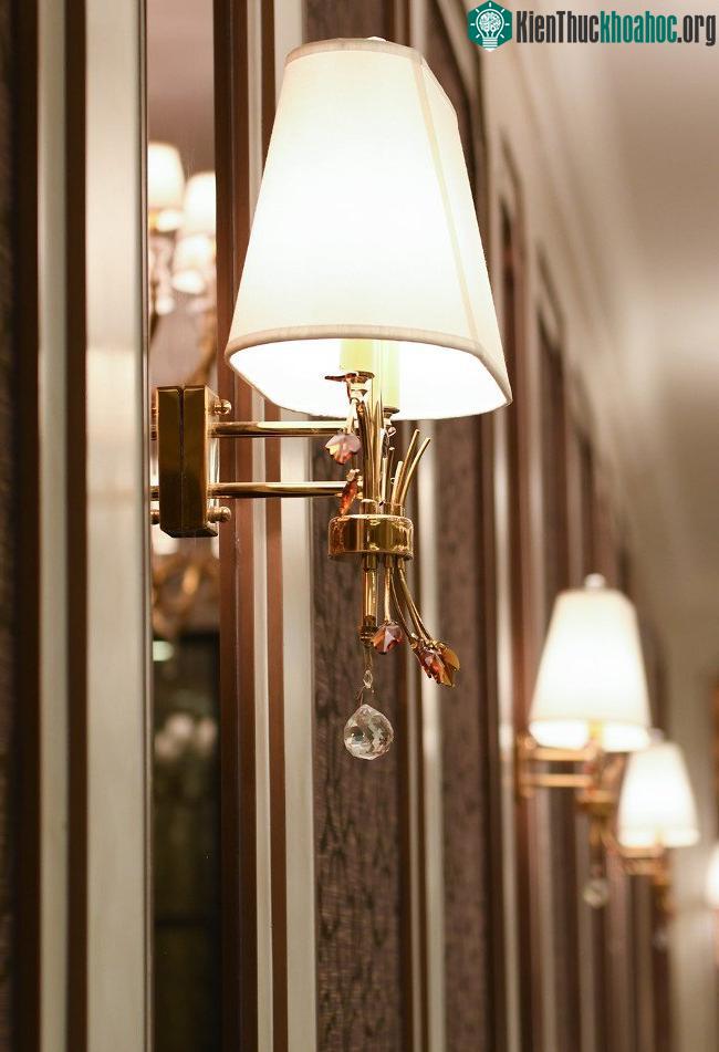 Ballroom lộng lẫy nguy nga tại đây được ví như cung điện Versaille