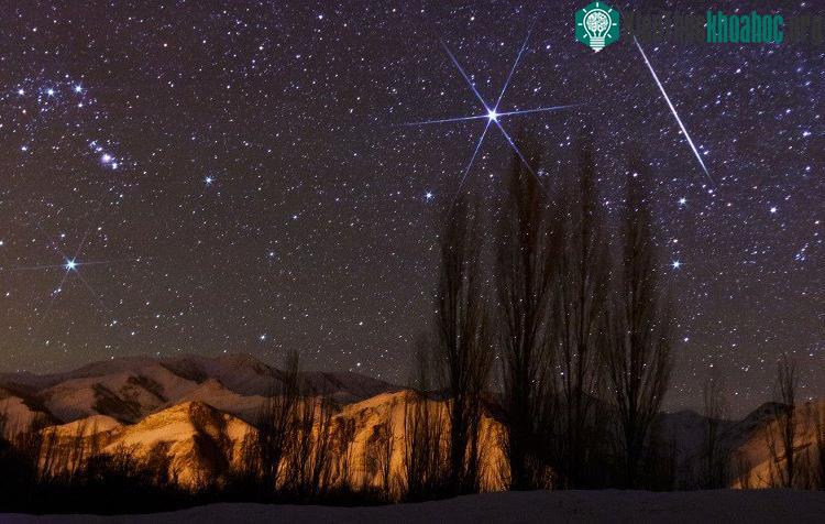 Mưa sao băng Geminids thường xuất hiện hàng năm vào khoảng ngày 4-17/12.