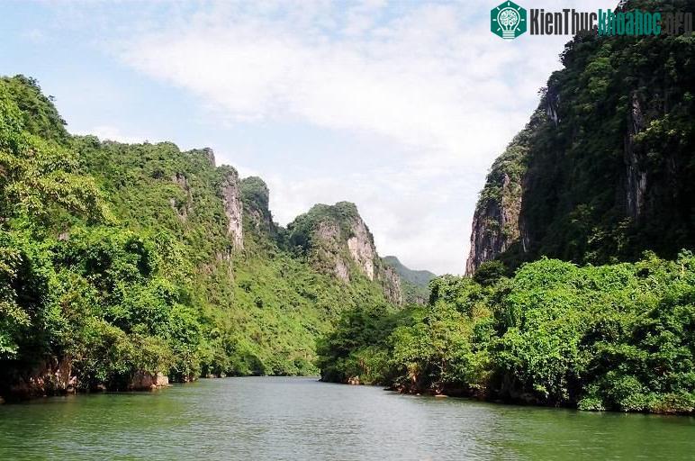 Vườn quốc gia Phong Nha Kẻ Bàng.