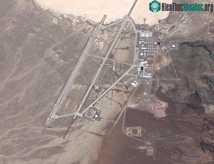 Ảnh chụp vệ tinh Khu vực 51 tại sa mạc Nevada.