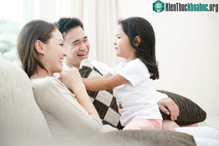 Vắc xin giúp phòng nhiều bệnh cho trẻ. (Ảnh: Shutterstock).