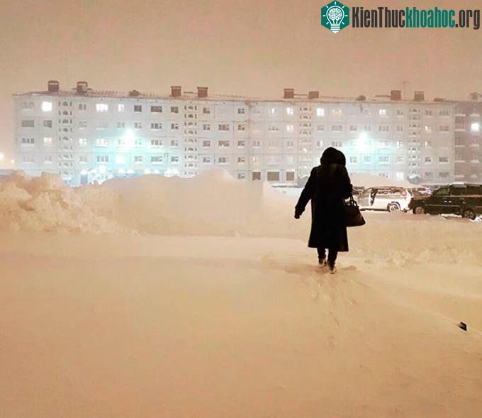 Thành phố Norilsk đang trải qua hiện tượng được gọi là Đêm Bắc Cực (Polar Night)