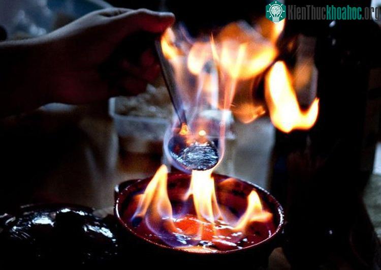 Đây là một nghi thức từ thời Celtic có tên là Queimada.