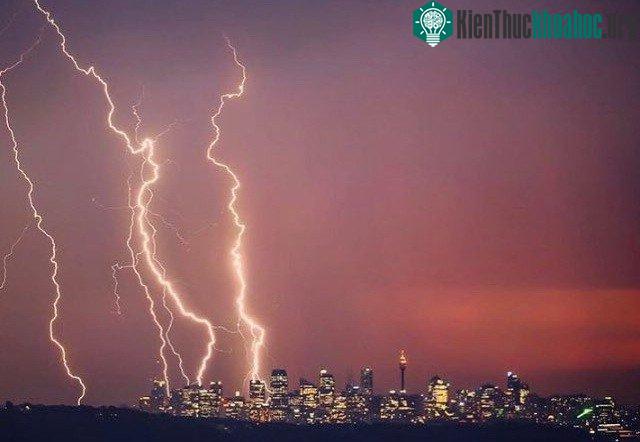 Hình ảnh sét đánh ở Sydney do người dân chụp và chia sẻ