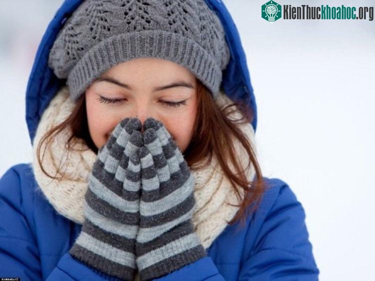 Trường hợp nặng, sau khi ủ ấm cần nhanh chóng đưa đến cơ sở y tế.