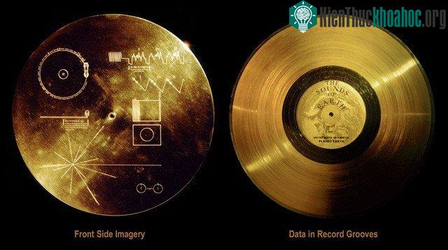 Đĩa vàng chứa thông điệp của người Trái Đất gửi người ngoài hành tinh. (Ảnh: NASA).
