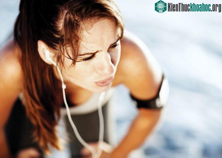Các triệu chứng của bệnh sẽ xuất hiện sau mỗi lần hoạt động mạnh.
