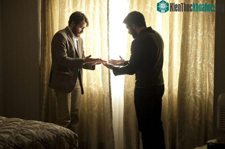 Người ta khuyên không nên tìm kiếm hoặc liên hệ với Doppelganger trông giống mình.
