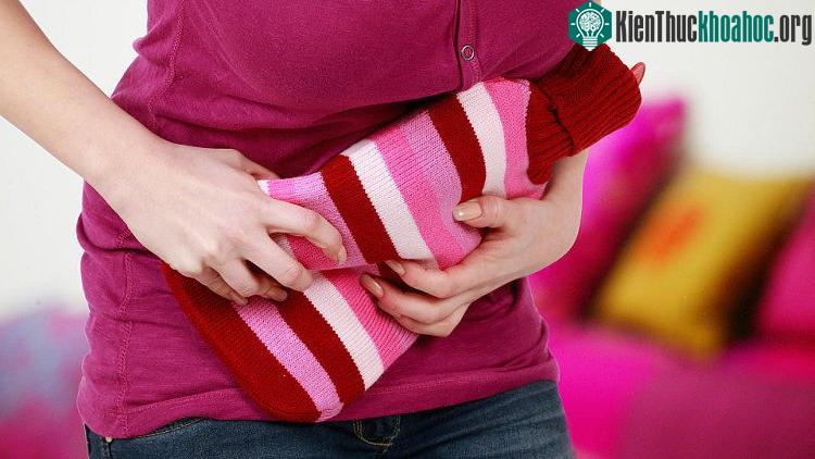 Khoảng một nửa số phụ nữ bị nhiễm trùng đường tiểu (UTI).