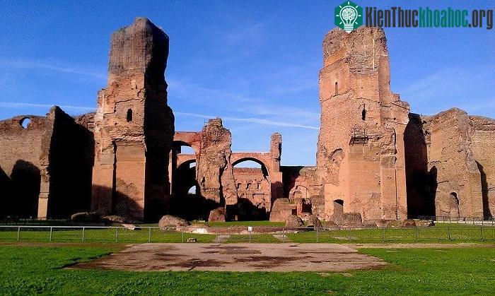 Nhà tắm Caracalla có quy mô bằng cả một thành phố nhỏ.