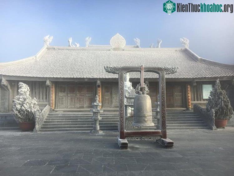 Băng tuyết phủ trắng đỉnh Fansipan và rừng Hoàng Liên ảnh 2