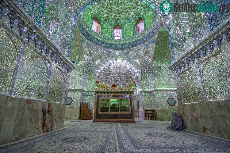 Loại lịch sử dụng ở Iran quy định thứ Hai là ngày không phải làm việc.