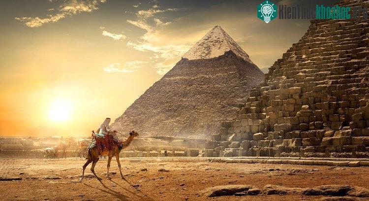 Trong kim tự tháp Giza, chắc chắn đến 99,9999% rằng không gian rỗng rộng lớn này có tồn tại.