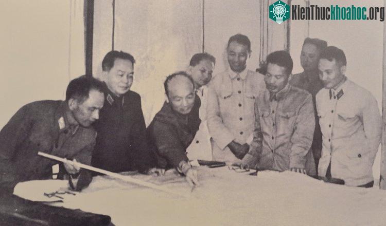 Phòng giao ban tác chiến là nơi các lãnh đạo cao cấp của Đảng, Nhà nước, quân đội đến làm việc