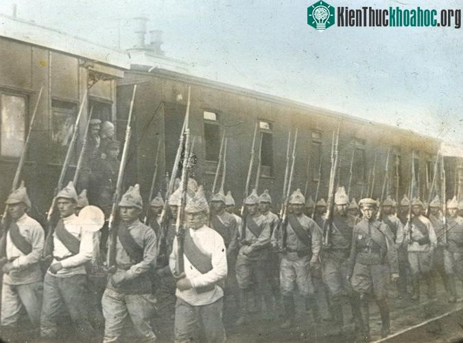 Năm 1918 cũng là năm các đế quốc can thiệp vào cuộc nội chiến Nga. Trước đó, dưới sự dẫn dắt của Đảng Bolshevik do lãnh tụ Lenin lãnh đạo, Cách mạng Tháng Mười thành công và nước Nga Xô viết thành ...