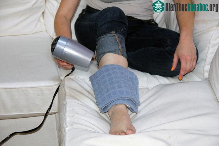 Hóa ra máy sấy tóc còn có hàng tá công dụng không ngờ mà ít người biết ảnh 3