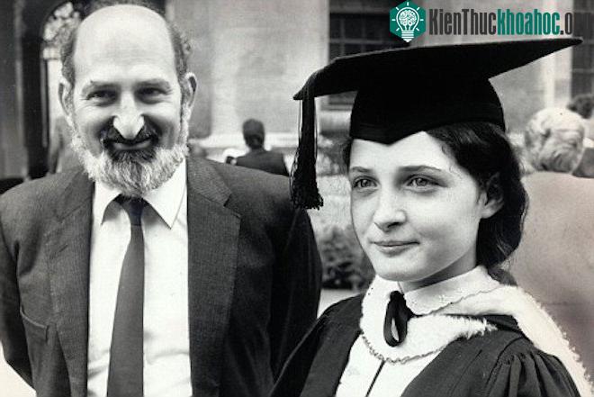 Ruth Lawrence theo học tiến sĩ toán học khi cô mới 17 tuổi.