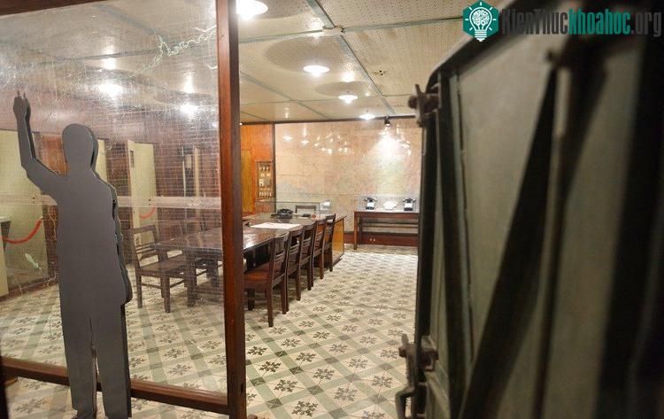 Đối với Thủ đô Hà Nội, kíp trực phải báo động phòng không nhân dân kịp thời, chính xác