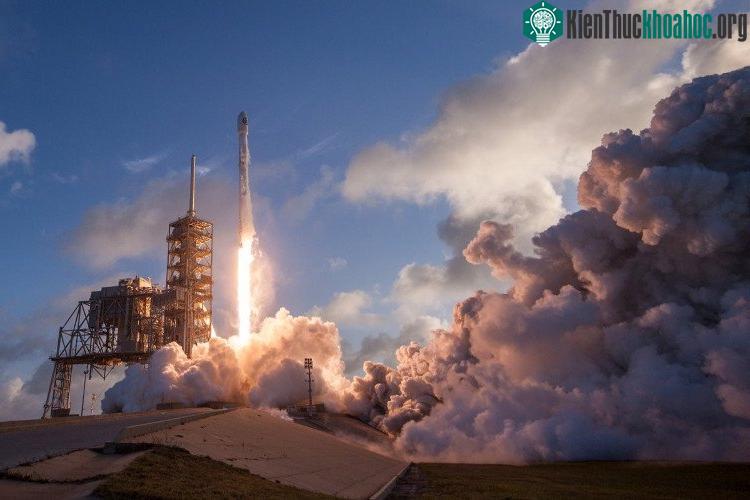 Lần đầu Musk thu lại được một trong những tên lửa có khả năng tái sử dụng nói trên là vào ngày 30/3.