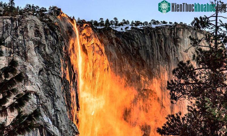 Thác lửa Horsetail - Hiện tượng kỳ thú của thiên nhiên.