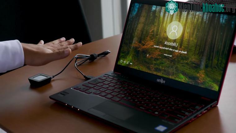 Cảm biến tĩnh mạch lòng bàn tay hiện đã được nhúng vào các PC chạy Windows 10 Pro.