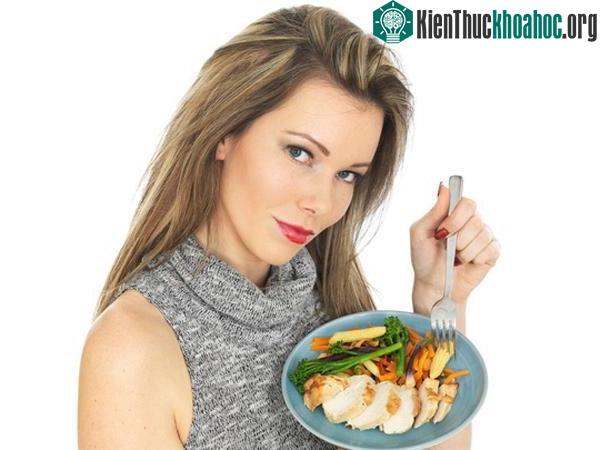 Thịt gà không phù hợp với người bị ung thư vú