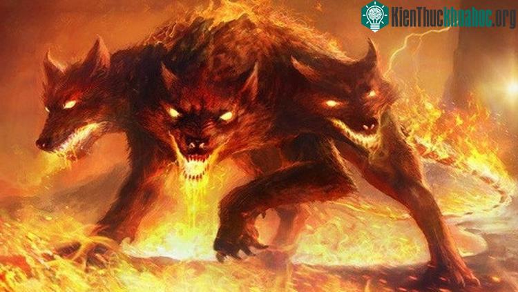 Chó ba đầu Cerberus còn khiến mọi người khiếp sợ bởi chiếc đuôi rắn đáng sợ.