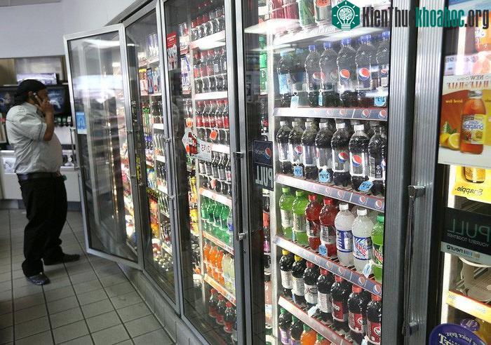 Đồ uống có đường là thức uống ưa thích của nhiều người - (Ảnh minh họa: REUTERS).