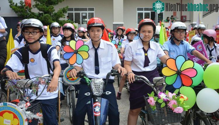 Người đi xe nên chọn những loại mũ bảo hiểm chắc chắn, có nguồn gốc, bảo hiểm rõ ràng