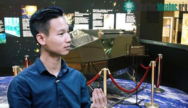 Phạm Gia Vinh và thiết bị bay có trần bay gần 30km do anh và các cộng sự nghiên cứu chế tạo.