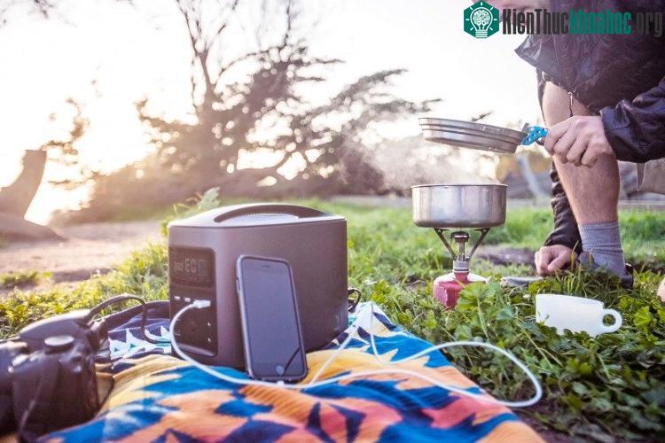 Thiết bị này có cực kì nhiều ổ cắm.