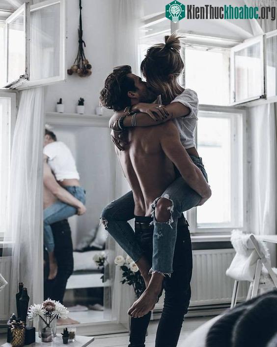Khi hôn, lượng hormone cortisol được ghi nhận giảm đi đáng kể.