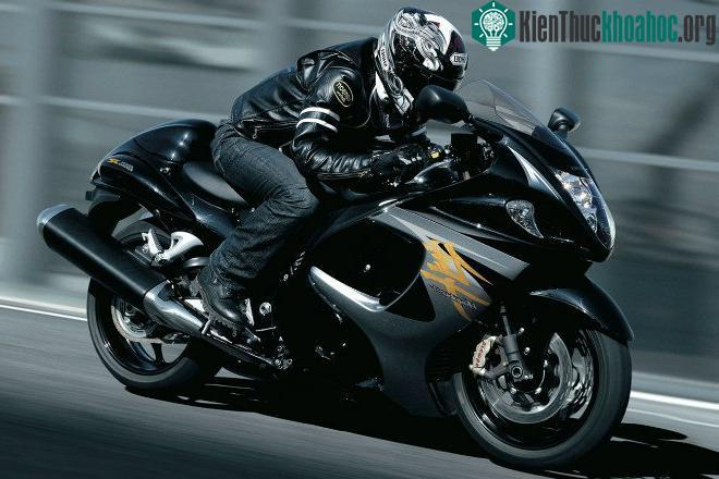 Suzuki Hayabusa.
