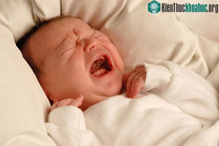 Trẻ sơ sinh khóc rất nhiều nhưng ta không hề thấy nước mắt - (Ảnh: Getty Images).