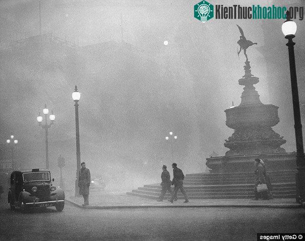 Mũ "bong bóng cá" - Phát minh chống lại "sương mù sát thủ" của người Anh xưa ảnh 2