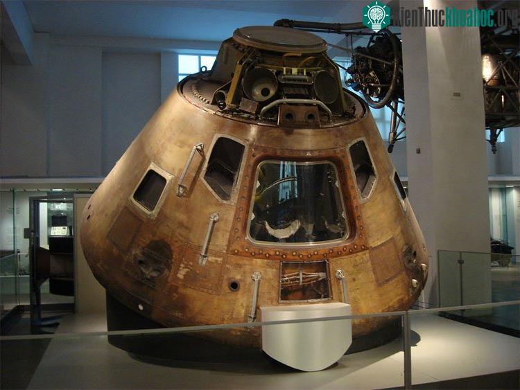 Khoang kín tàu Apollo 10