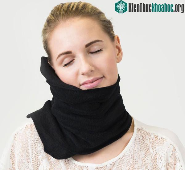 Chiếc gối du lịch Trtl hứa hẹn mang lại cho bạn sự thoải mái tuyệt đối để chìm vào giấc ngủ