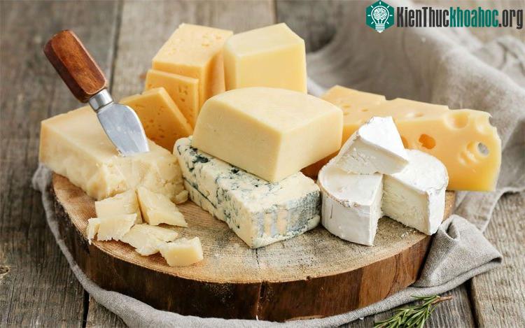 Màu sắc tự nhiên của phô mai cũng rất khác nhau.
